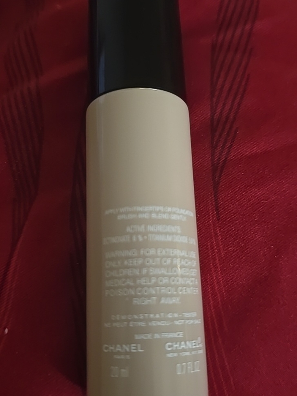 CHANEL Vitalumière Aqua Liquid Foundation - 30 Beige - Picture 2 of 3